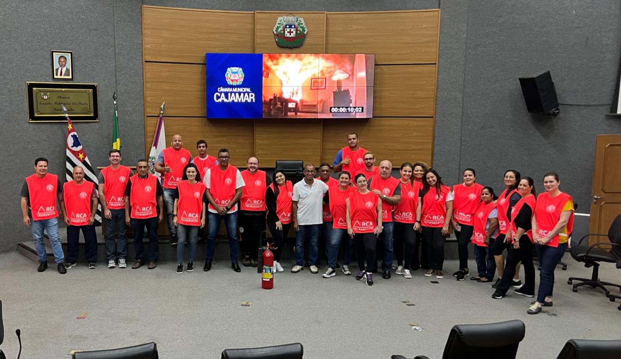 TREINAMENTO DE PRIMEIROS SOCORROS E COMBATE A INCÊNDIOS